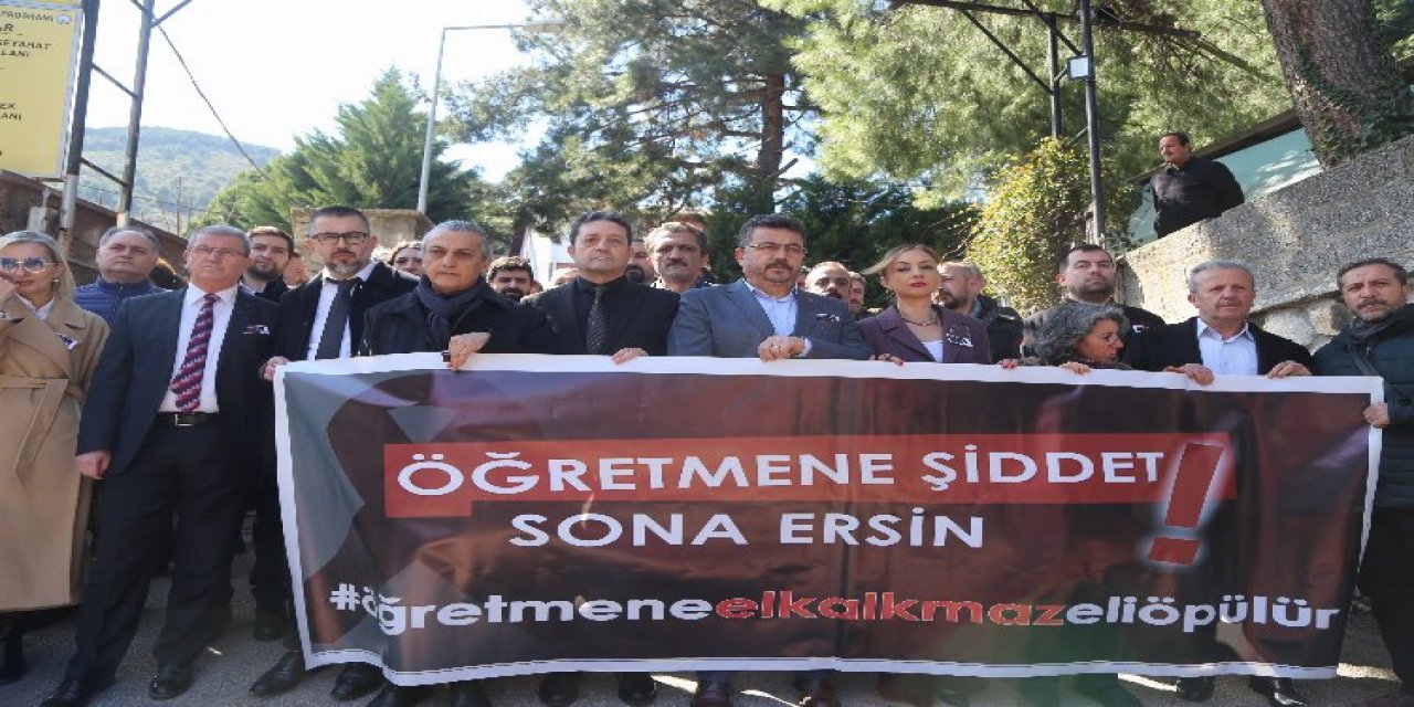 Darbedilen öğretmen için sendikalardan ortak basın açıklaması!